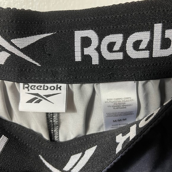 Reebok men running shorts black and gray with cloudy design size medium - Picture 3 of 3